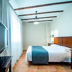 Tharsis Hotel